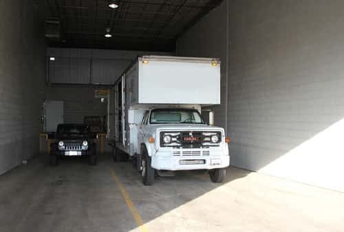 Drive-In Loading Area For Self Storage Lockers on Manheim Road in Des Plaines, IL 60018